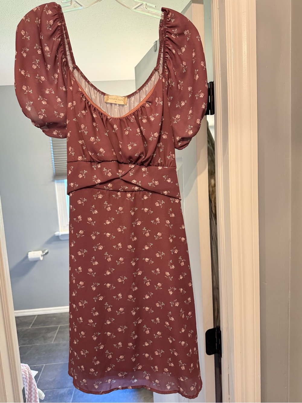 Altar'd State Dusty Mauve Floral Puff-Sleeve Dress